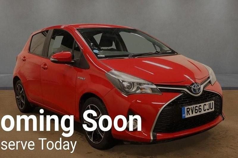 Used Toyota Yaris Hybrid Design 2016