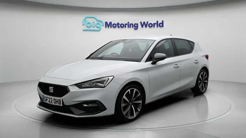 Used Seat Leon FR Sport 130 HP (95 kW) 2022 White Hatchback