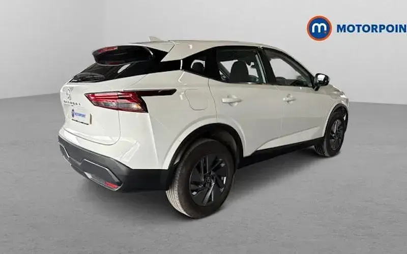 Used Nissan Qashqai Acenta Premium 140 HP (102 kW) 2023 White SUV