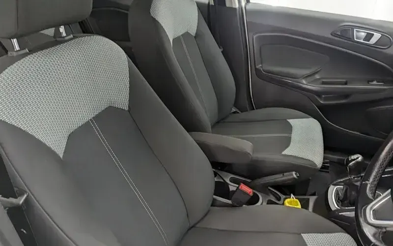 Used Ford Ecosport Zetec 91 HP (66 kW) 2015 White SUV