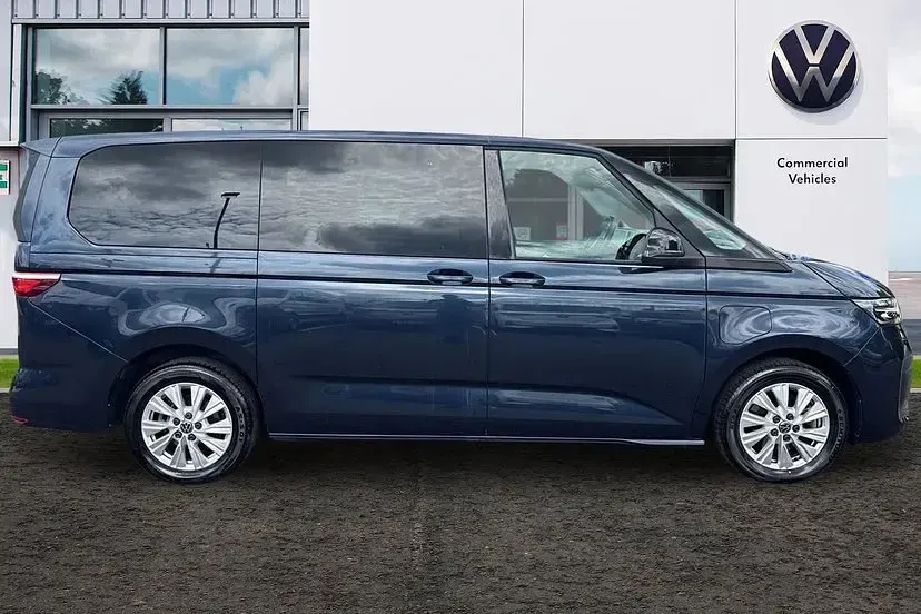 Used VW Multivan Life 218 HP (160 kW) 2024 Blue MPV