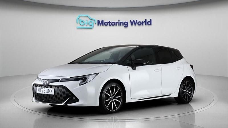 Used Toyota Corolla Sport 140 HP (102 kW) 2023 White Hatchback