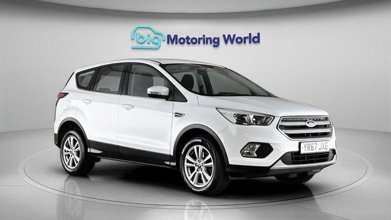 Used Ford Kuga Zetec 120 HP (88 kW) 2017 White SUV