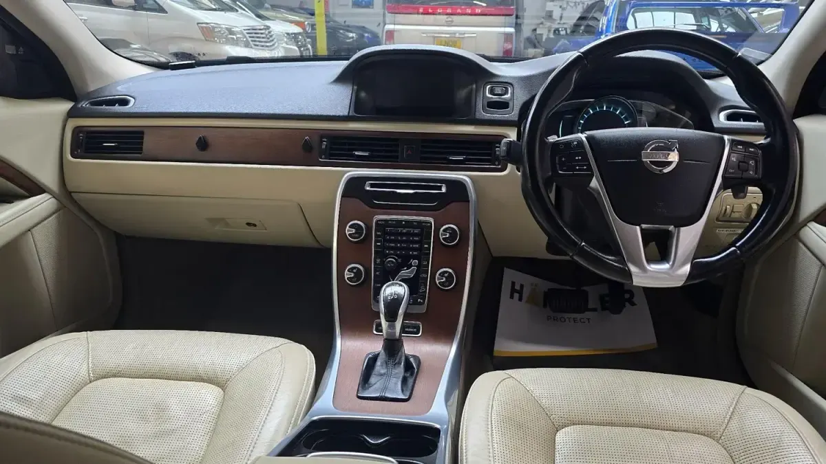 Usado Volvo XC70 SE Lux 304 HP (223 kW) 2014 Azul Carrinha