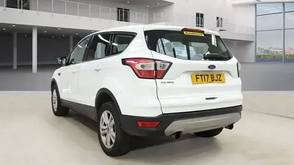 Used Ford Kuga Zetec 120 HP (88 kW) 2017 White SUV