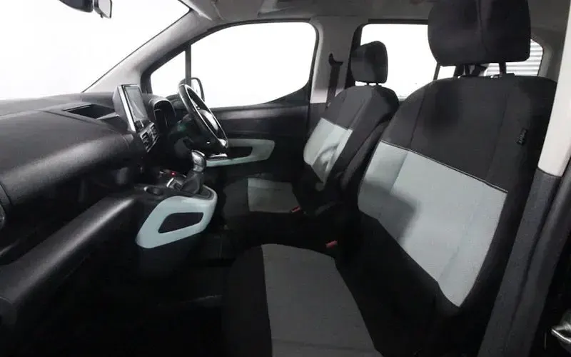 Used Citroën Berlingo Flair 102 HP (75 kW) 2019 Black MPV