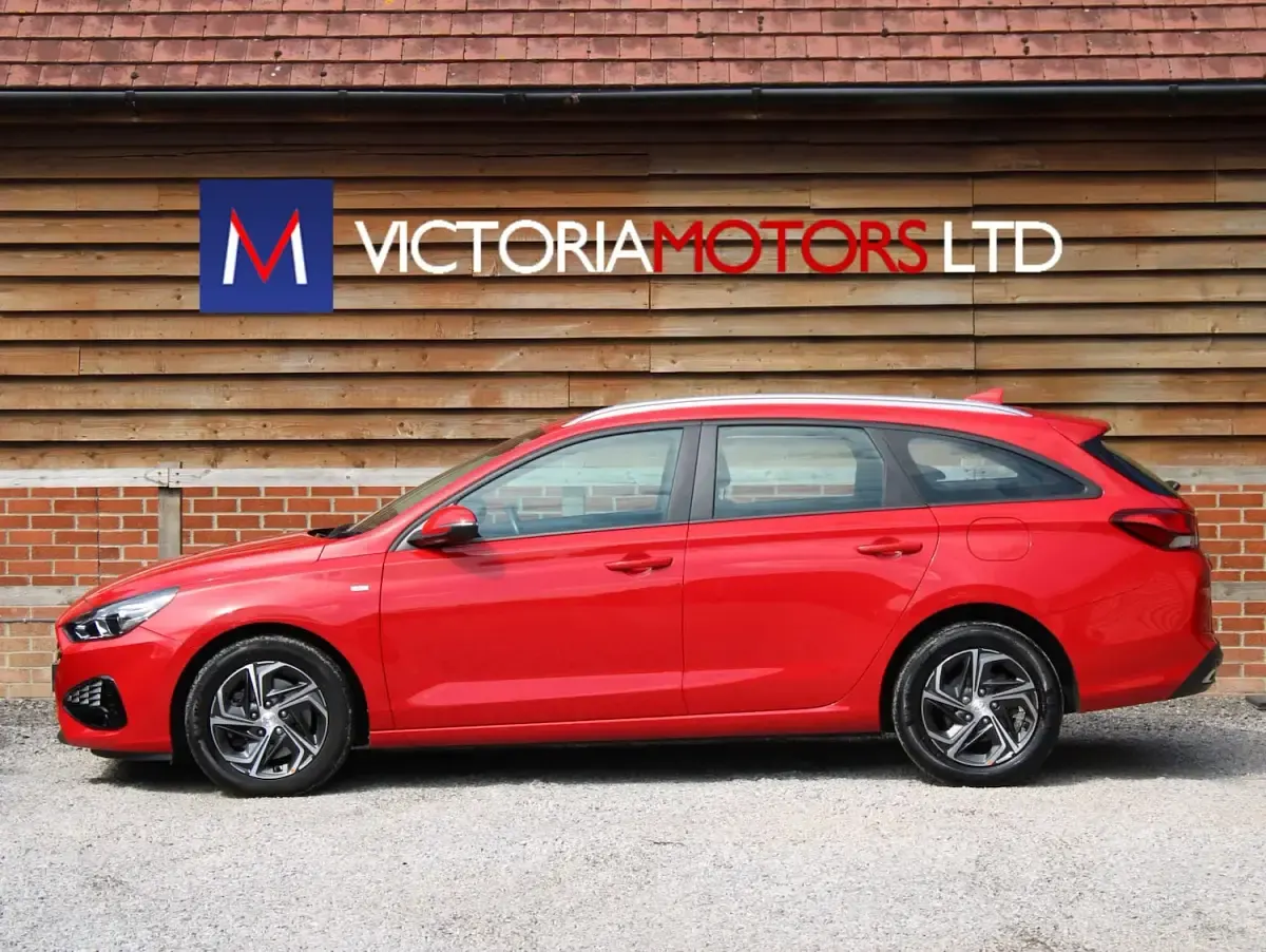 Used Hyundai i30 SE 120 HP (88 kW) 2023 Red Estate