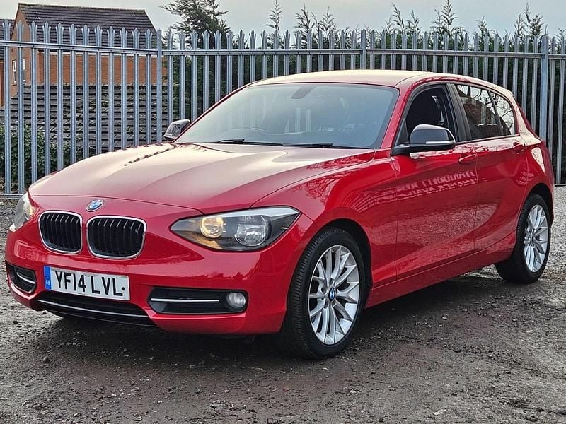 Used BMW 116 Sport Line 2014 Red Hatchback