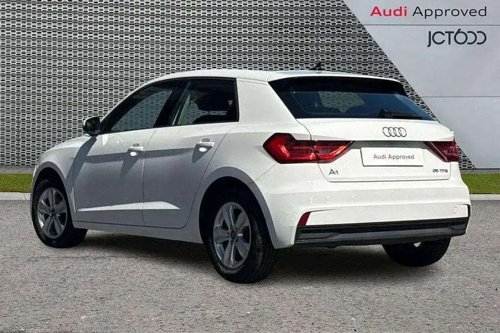 Used Audi A1 Design 94 HP (69 kW) 2020 White SUV