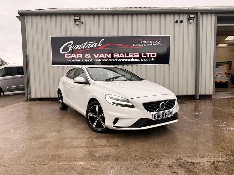 White Used 2019 Volvo V40 R-Design Estate | £11,490 (Fair price) - Image 1/4