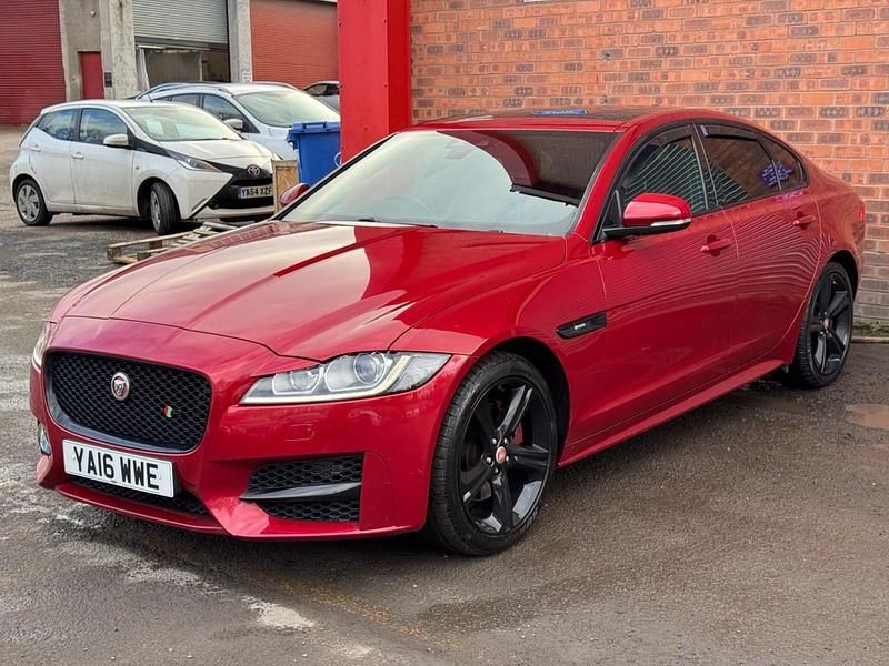 Used Jaguar XF R-Sport 180 HP (132 kW) 2016 Red Sedan