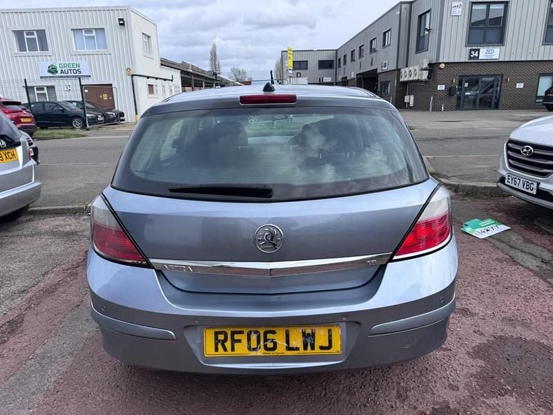 Used Vauxhall Astra Elite 123 HP (90 kW) 2006 Silver Hatchback