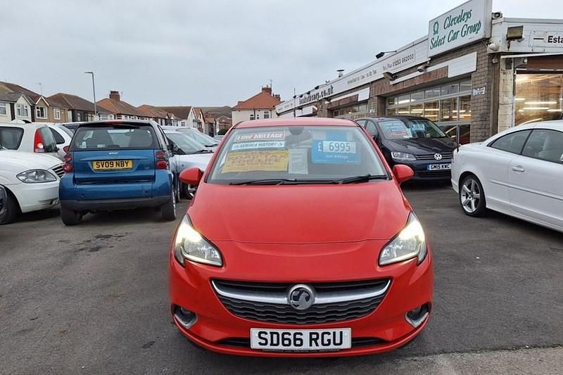 Used Vauxhall Corsa SRi 75 HP (55 kW) 2016 Red Hatchback
