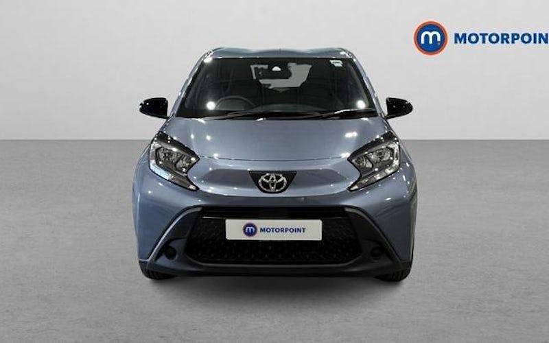 Used Toyota Aygo X PURE 72 HP (52 kW) 2024 Grey SUV