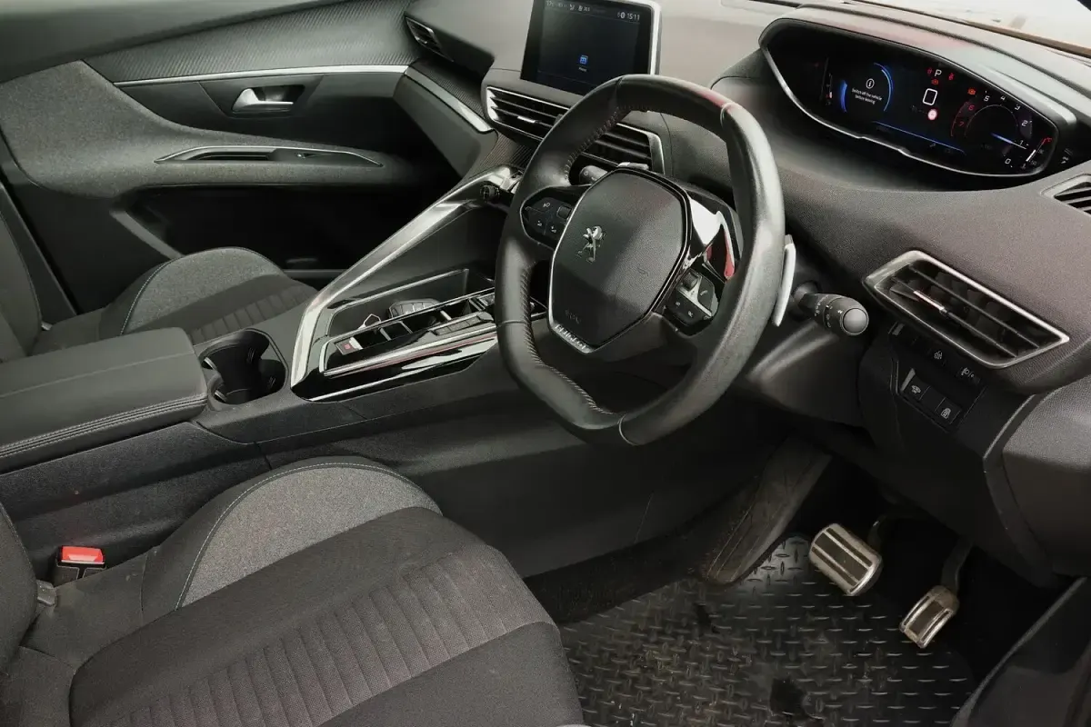 Used Peugeot 5008 Active+ 129 HP (94 kW) 2023 Bronze SUV