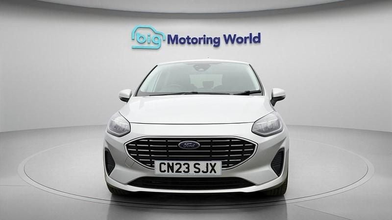 Usado Ford Fiesta Titanium X 125 HP (91 kW) 2023 Prateado Citadino