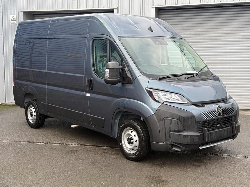 Grey New 2025 Citroën Relay Van | £24,495 (Fair price) - Image 1/4