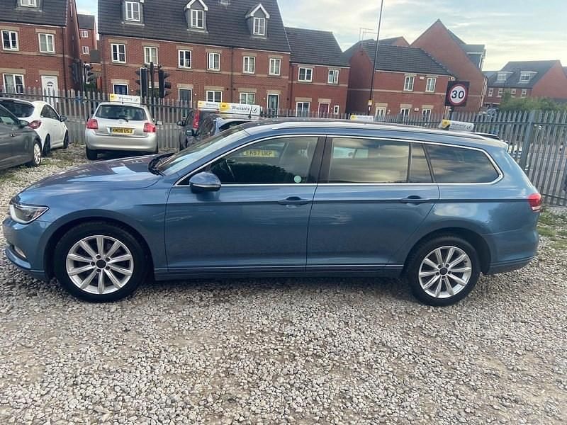 Used VW Passat Business 120 HP (88 kW) 2017 Blue Estate