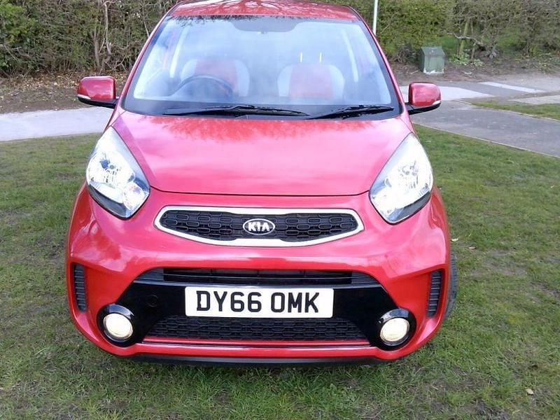 Used Kia Picanto 84 HP (61 kW) 2016 Red Hatchback