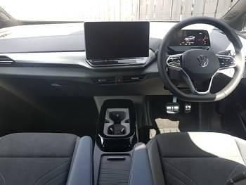 New VW ID.5 Pro 210 kW (286 HP) 2025 Twotone metallic  glacier white with black roof SUV