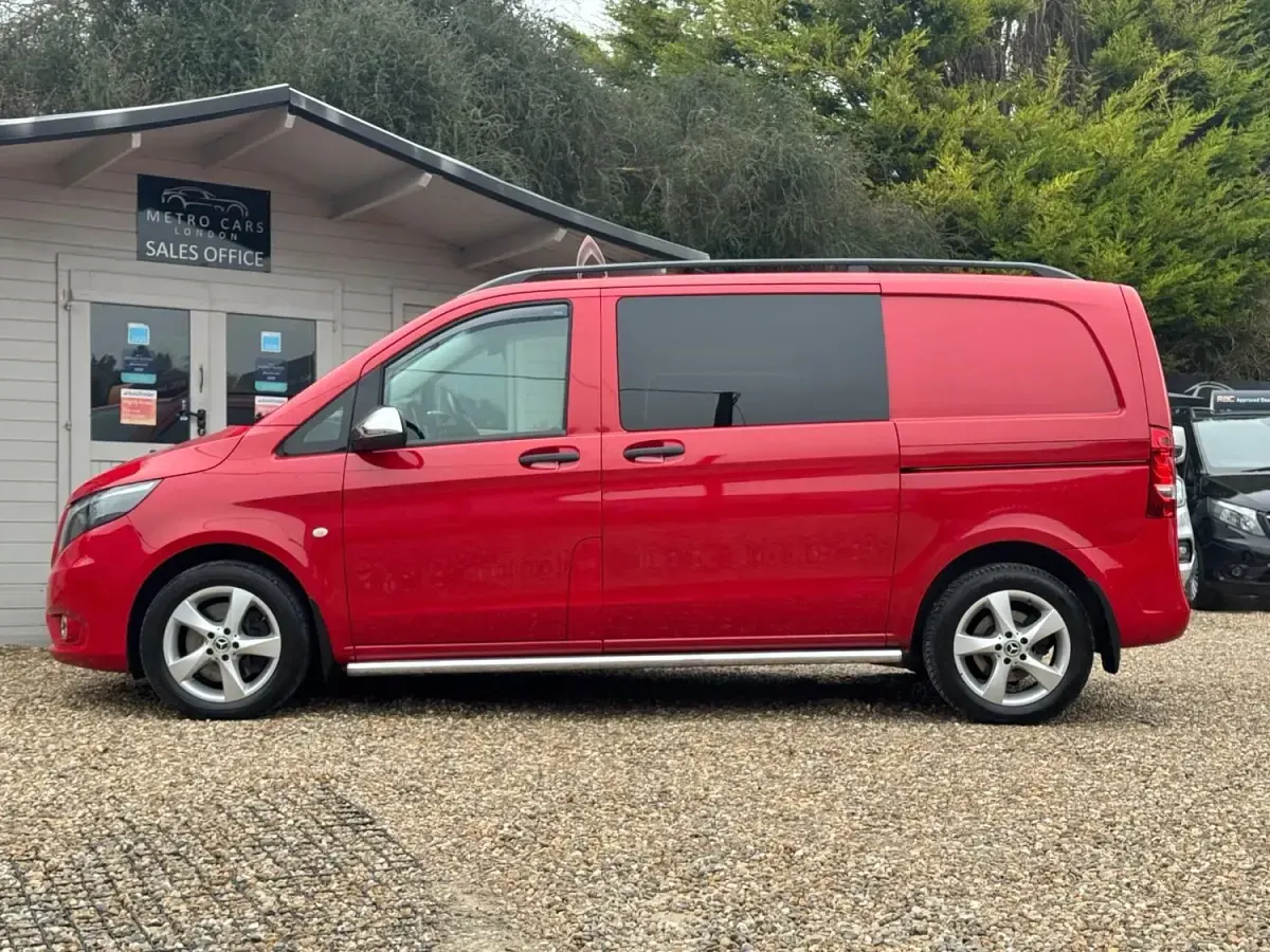 Used Mercedes Vito 187 HP (137 kW) 2019 Red Van