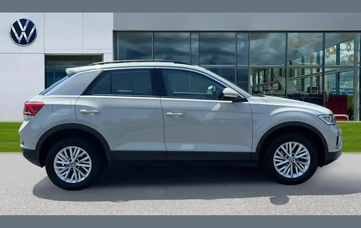 Used VW T-Roc Life 150 HP (110 kW) 2023 Grey SUV