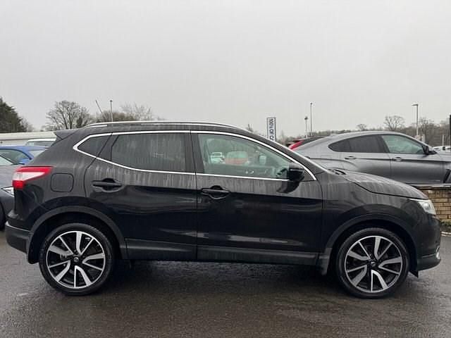 Used Nissan Qashqai S 115 HP (84 kW) 2016 Black SUV