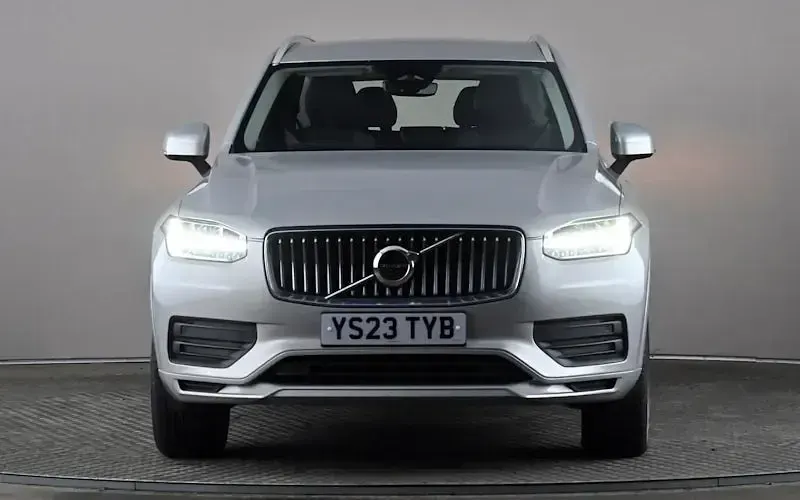 Used Volvo XC90 Core 250 HP (183 kW) 2025 SUV