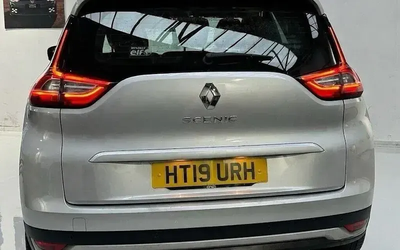 Begagnad Renault Scenic E-Tech Iconic 140 HK (102 kW) 2020 Minibuss