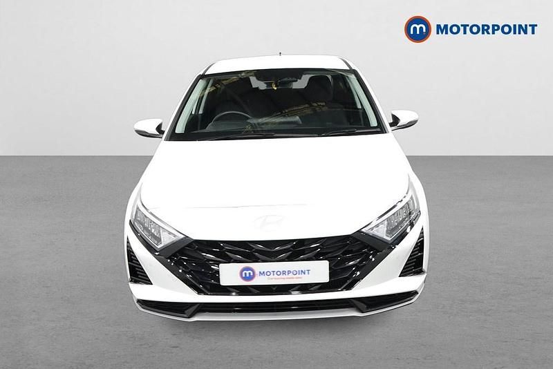 Used Hyundai i20 Premium 101 HP (74 kW) 2025 White Hatchback