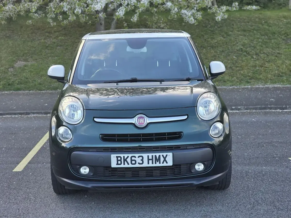 Used Fiat 500L Lounge 85 HP (62 kW) 2013 Green/white MPV