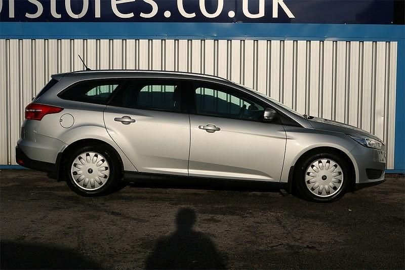 Used Ford Focus Style 105 HP (77 kW) 2018 Silver Estate