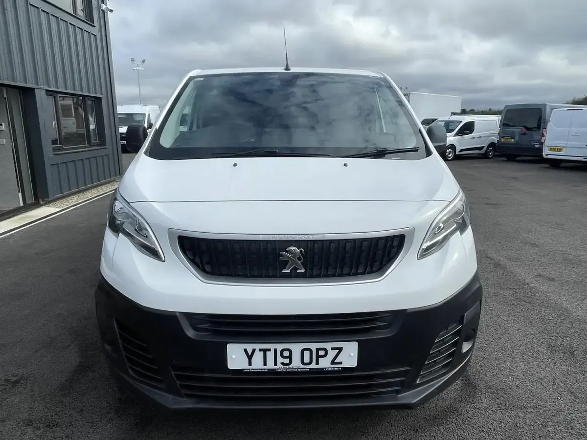 Used Peugeot Expert 2019 White Van