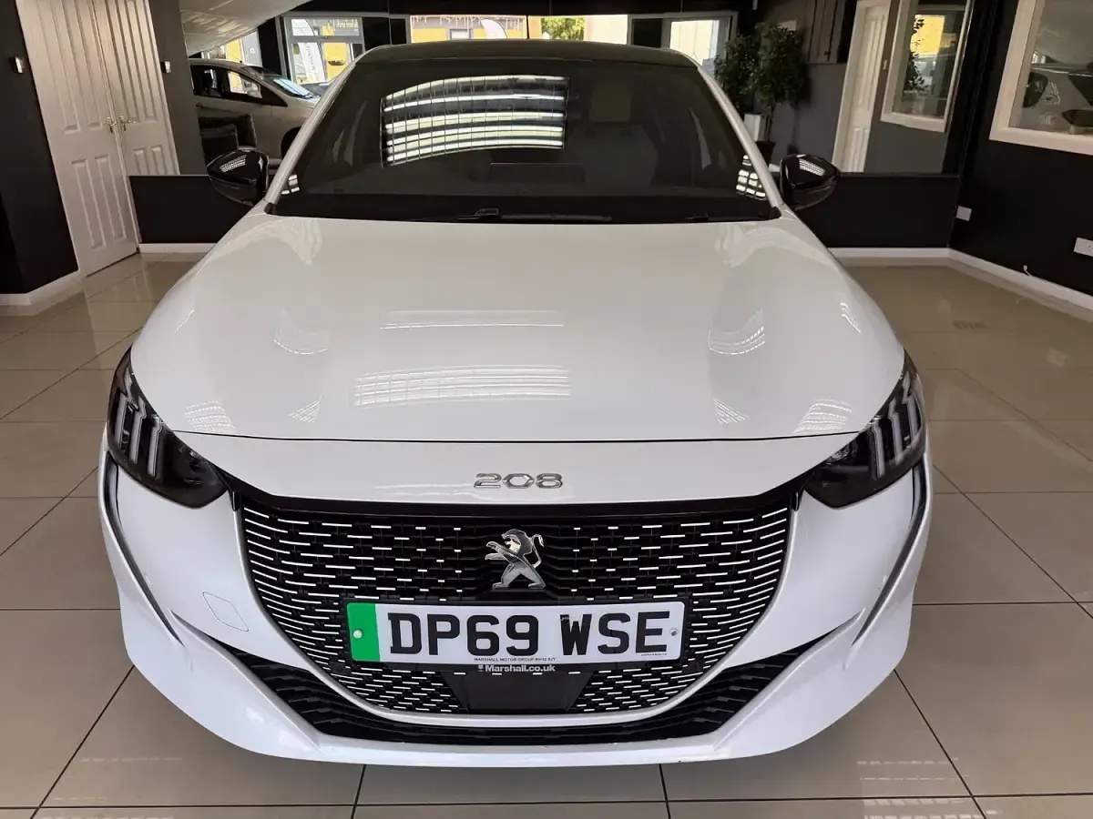 Used Peugeot e-208 GTi 100 kW (136 HP) 2020 White Hatchback
