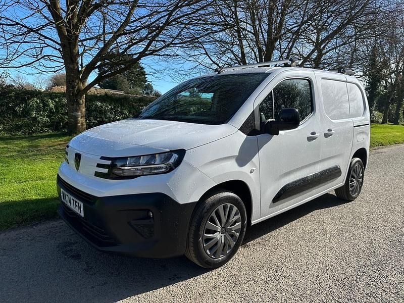 Used Peugeot Partner 130 HP (95 kW) 2024 White MPV