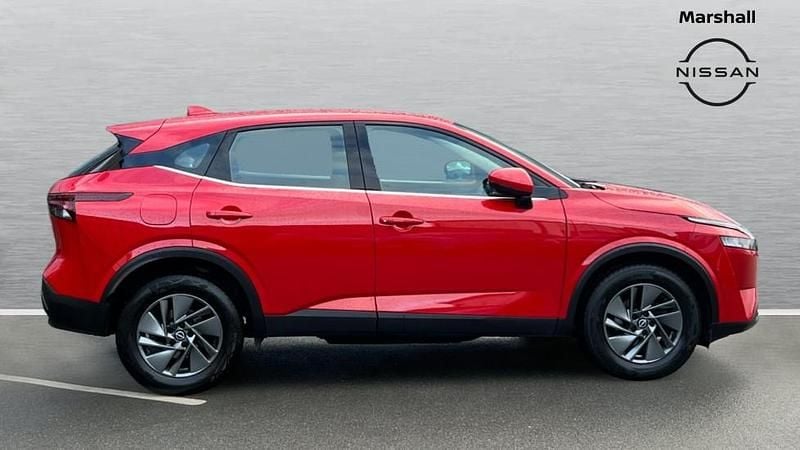 Used Nissan Qashqai Acenta Premium 158 HP (116 kW) 2022 Red SUV