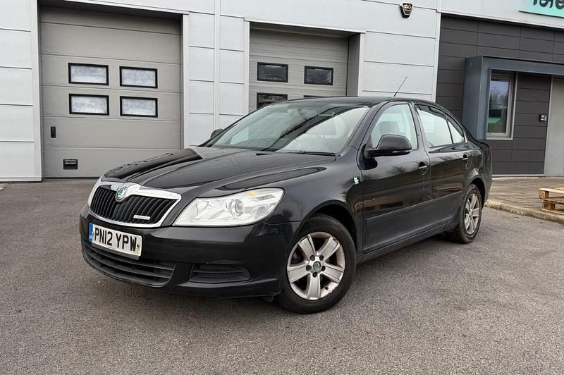 Used Skoda Octavia GreenLine 105 HP (77 kW) 2012 Black Hatchback