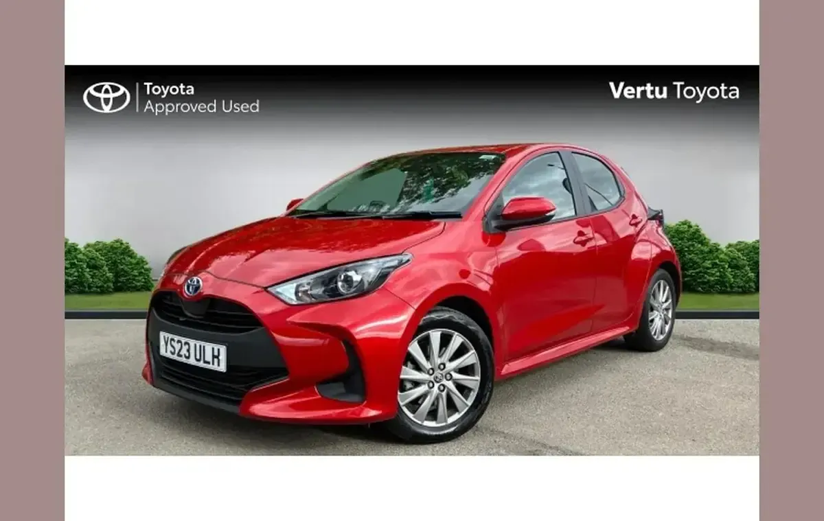 Used Toyota Yaris 116 HP (85 kW) 2023 Red Hatchback