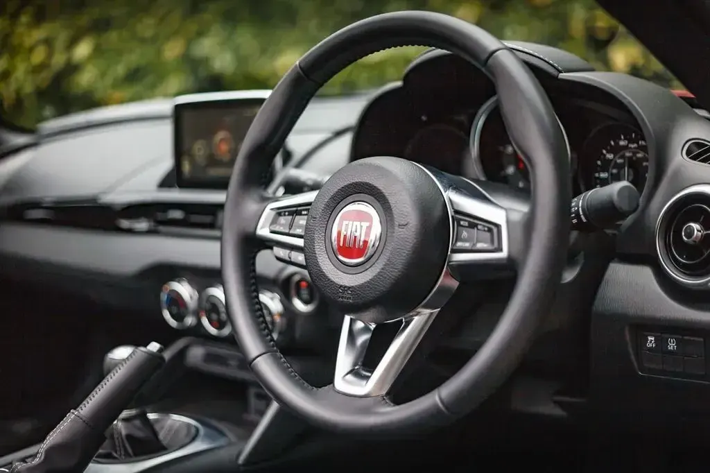 Used Fiat 124 Spider Lusso Plus 140 HP (102 kW) 2017 White Cabriolet