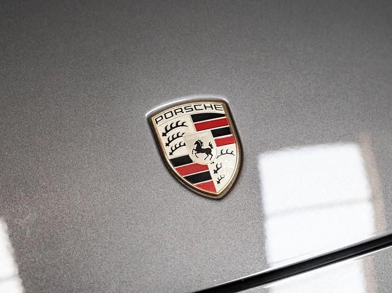 Used Porsche Panamera 520 HP (382 kW) 2015 Grey Hatchback