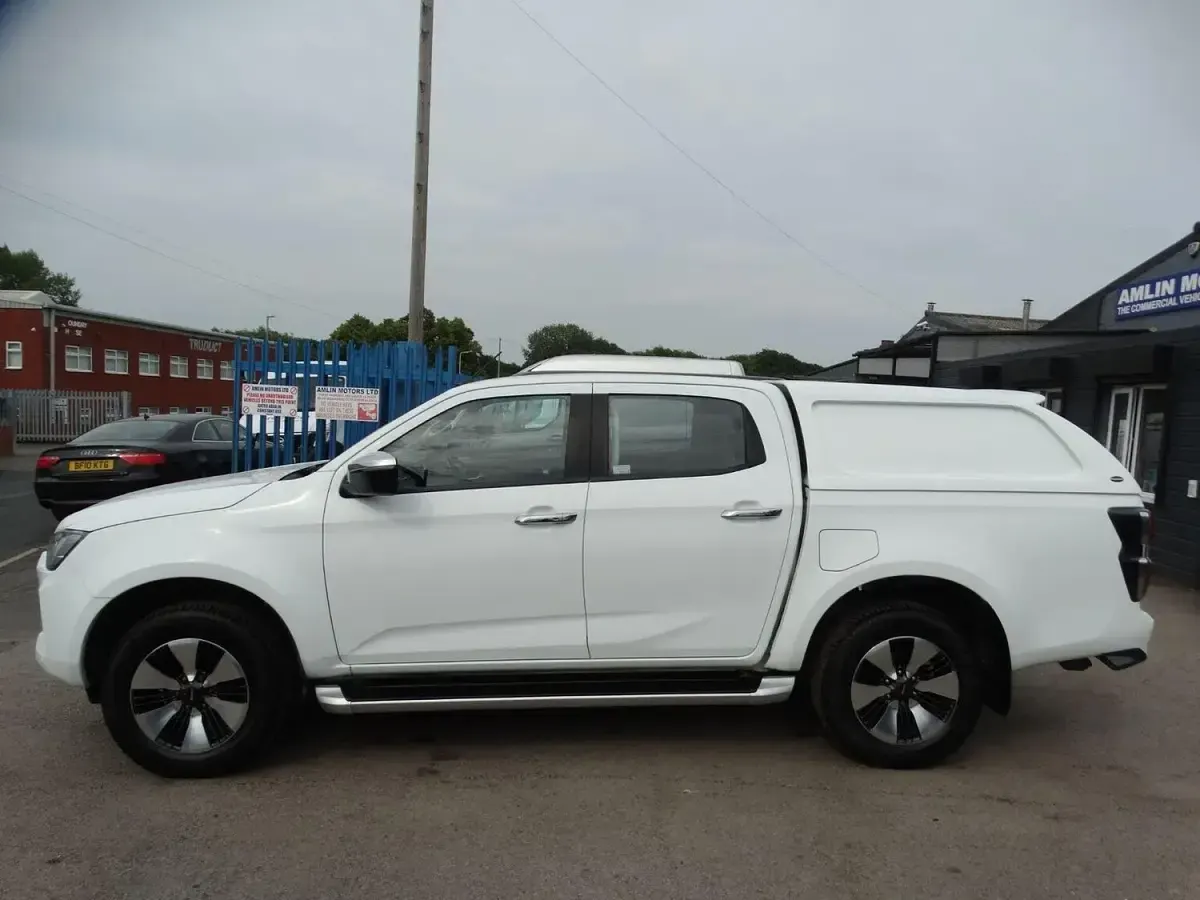 Used Isuzu D-Max 163 HP (119 kW) 2022 White Pickup