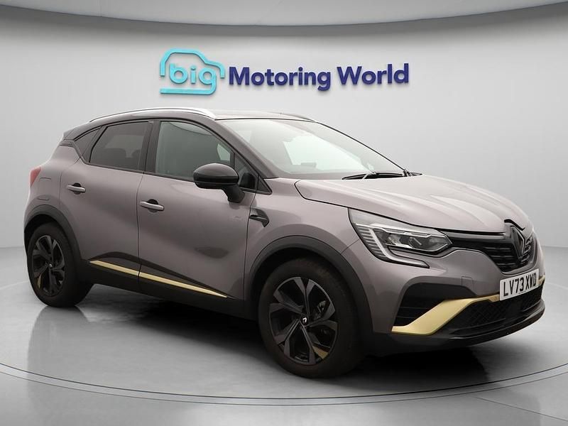 Grey/black Used 2023 Renault Captur Engineered SUV | £18,500 (Fair price) - Image 1/4