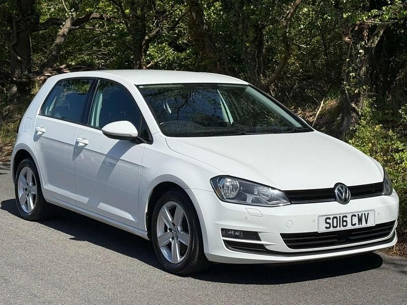 Begagnad VW Golf VII Edition 2016 Vit Halvkombi