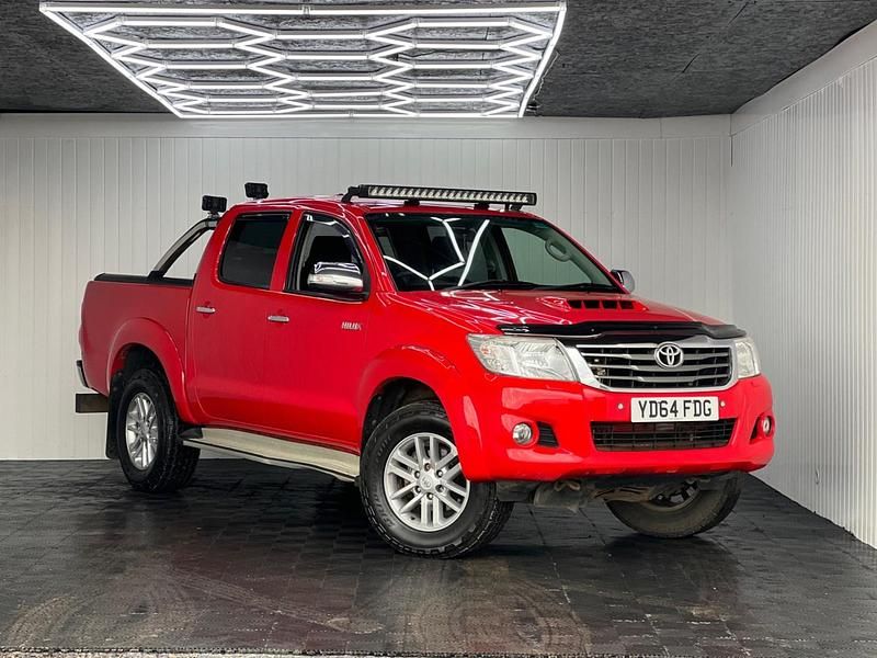 Used Toyota HiLux 2014 Red Pickup