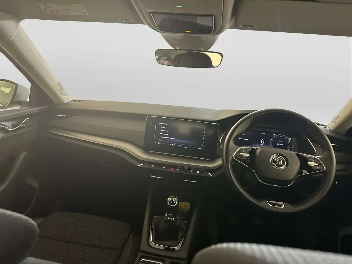 Begagnad Skoda Octavia SE Technology 110 HK (80 kW) 2023 Silver Kombi