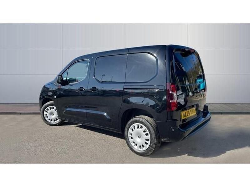 Black New 2025 Vauxhall Combo S MPV | £20,000 (Fair price) - Image 1/4