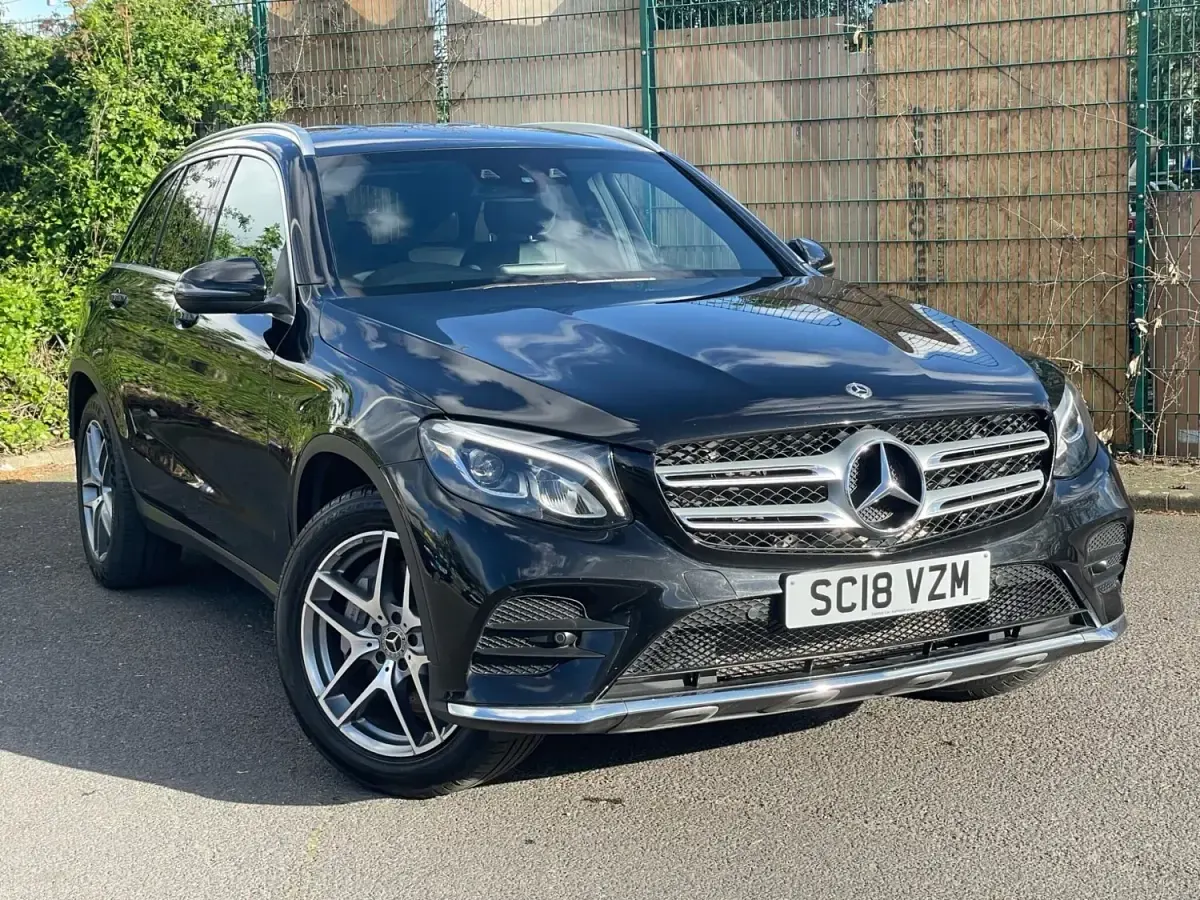 Begagnad Mercedes GLC250 AMG line 2018 Svart Kombi
