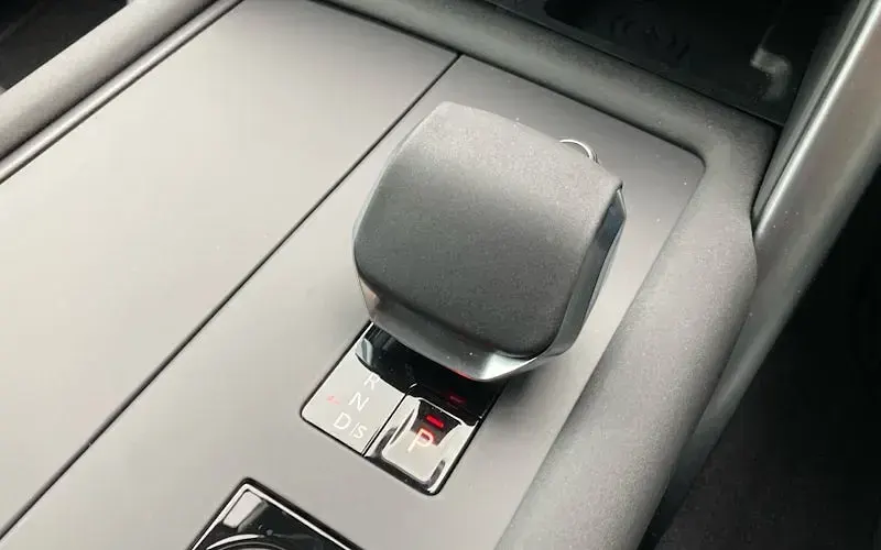 New Land Rover Discovery 349 HP (256 kW) 2026 Grey SUV
