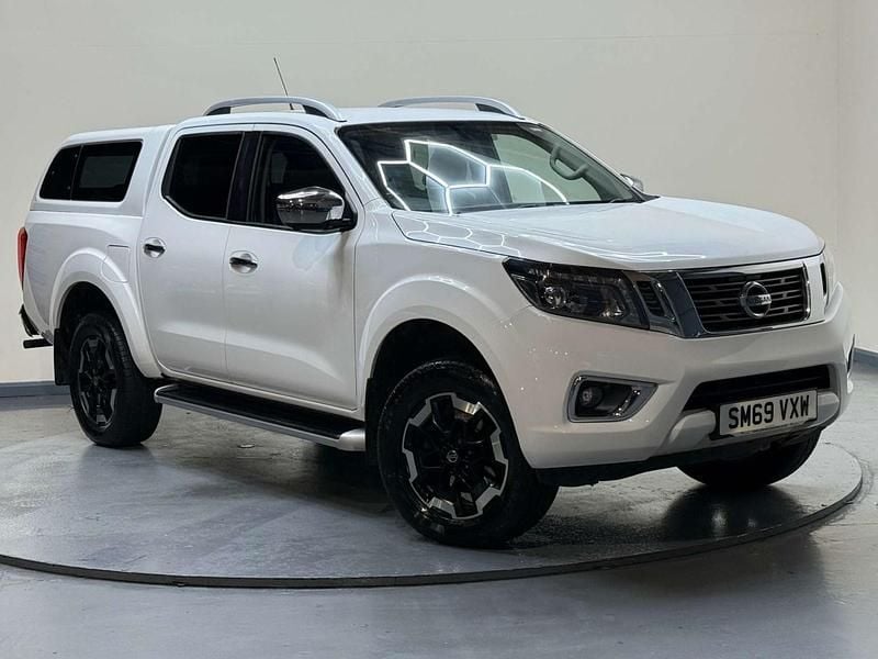White Used 2020 Nissan Navara Tekna Pickup | £15,900 (Fair price) - Image 1/4
