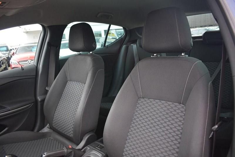 Used Vauxhall Astra Design Edition 110 HP (80 kW) 2018 Blue Hatchback